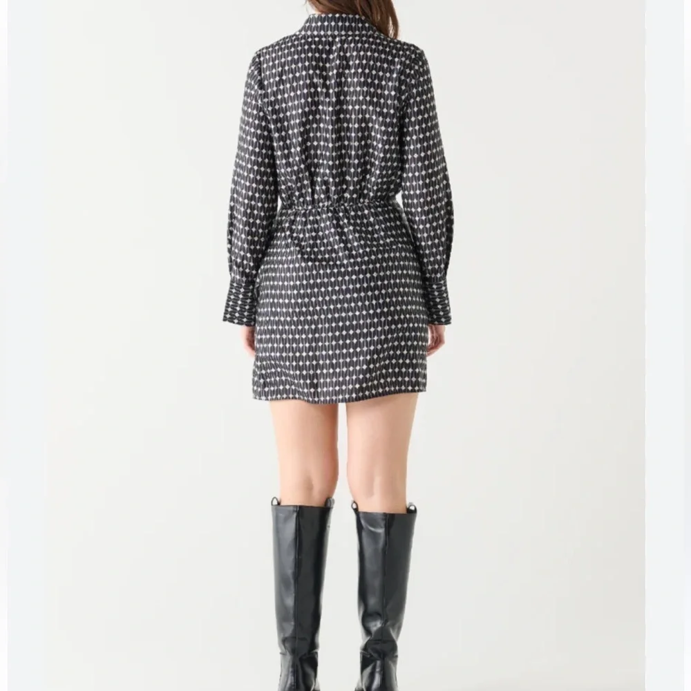 Black Tape ruched long sleeves satin‎ wrap mini dress Sz XL black ivory print